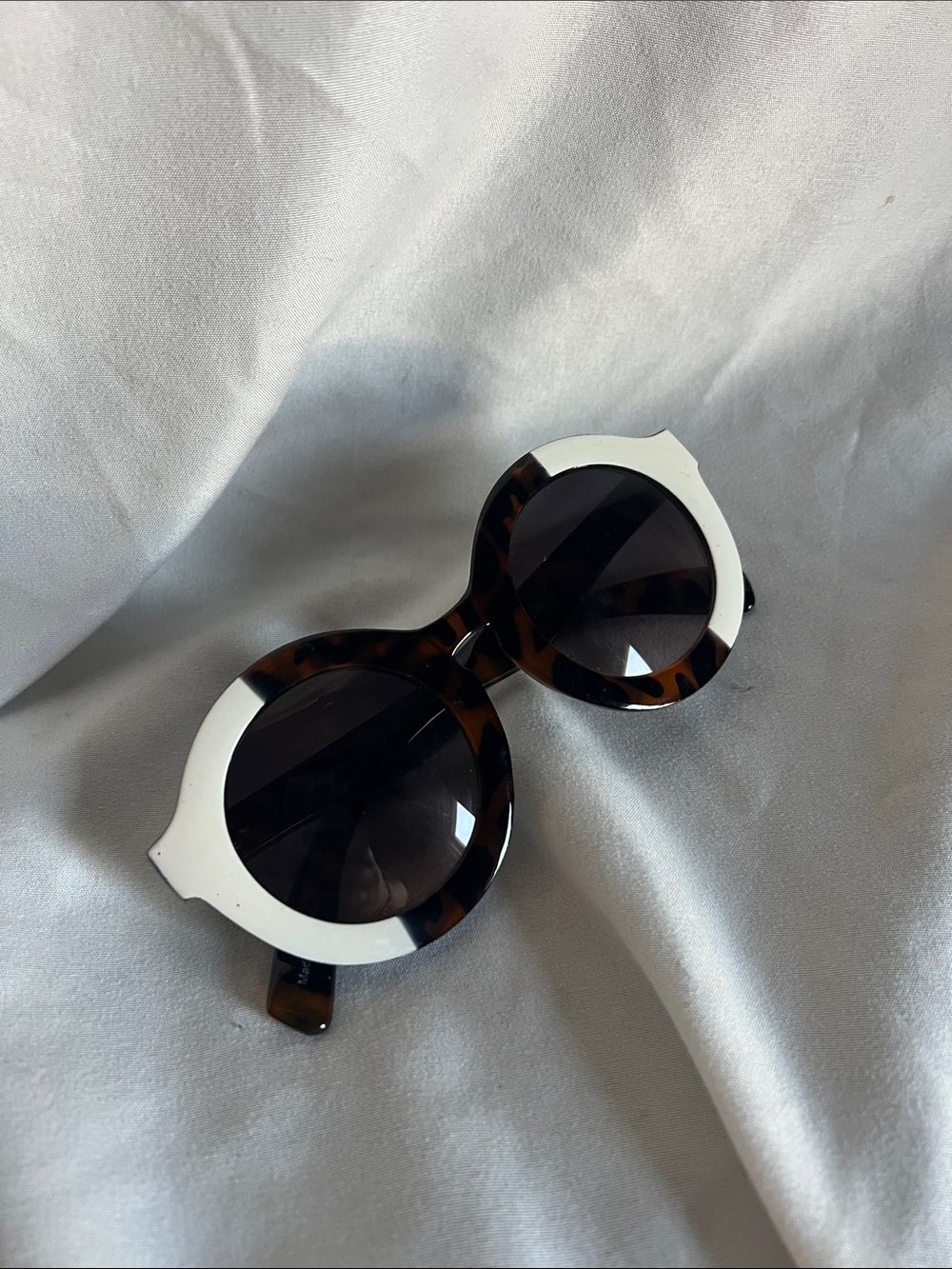 Round Tortoiseshell and White Women's Sunglasses
